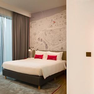 Chambre Lit King-Size avec Accès aux Personnes Handicapées